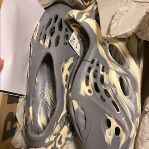 Brand new bought them off stock x for $350 selling them for $290 size 4